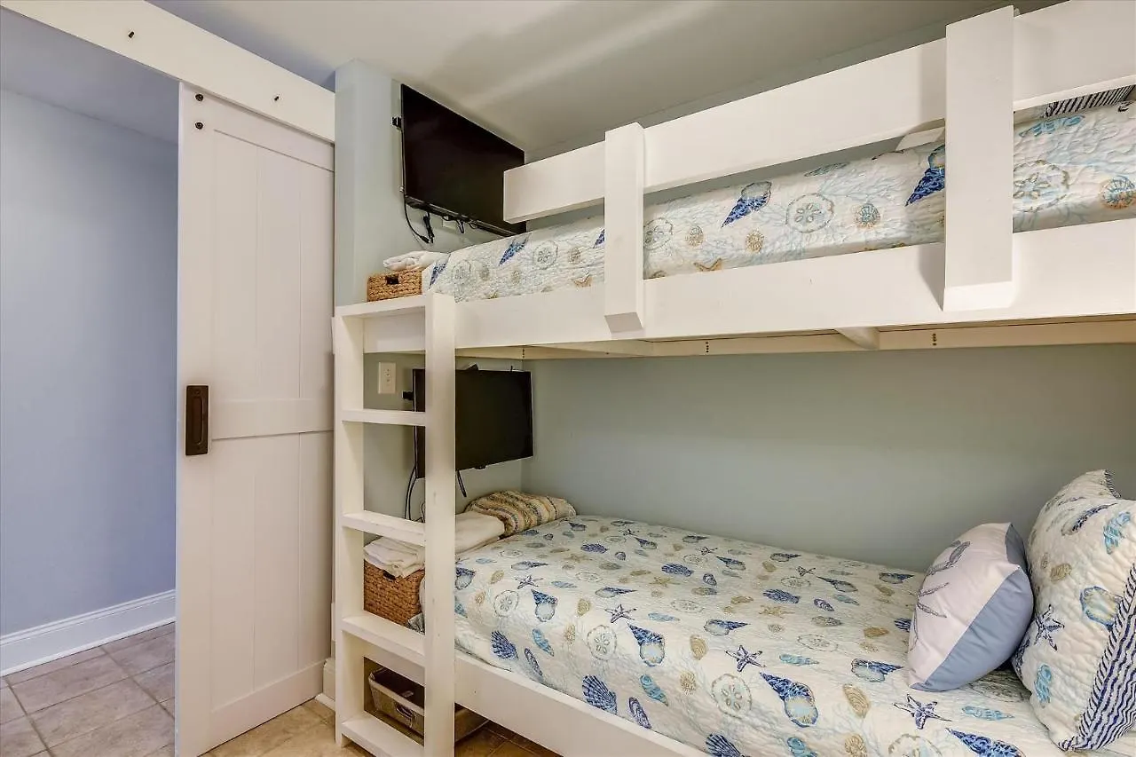 Apartment Laketown Wharf 1003, Gulf View, Sleeps 6, Free Fun! Updated! Condo Panama City Beach