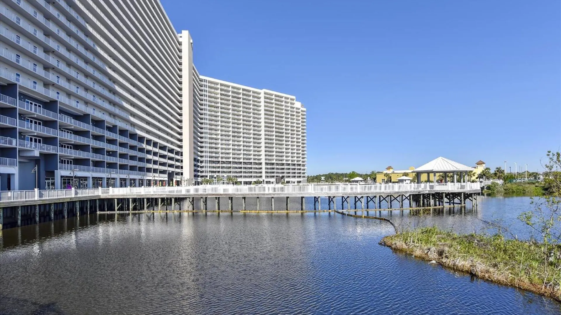 Laketown Wharf 1003, Gulf View, Sleeps 6, Free Fun! Updated! Condo Panama City Beach Apartment