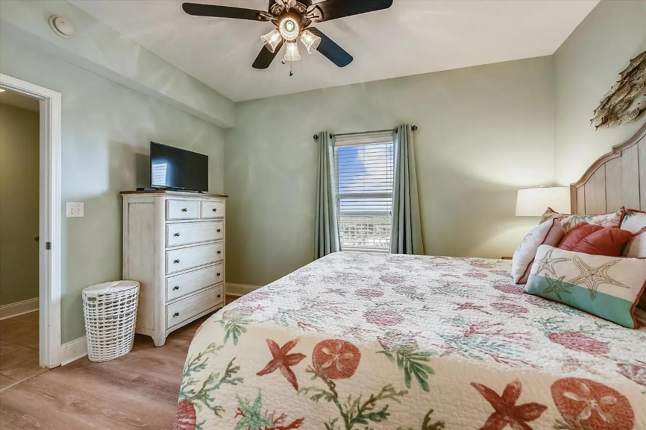 Laketown Wharf 1003, Gulf View, Sleeps 6, Free Fun! Updated! Condo Panama City Beach Apartment